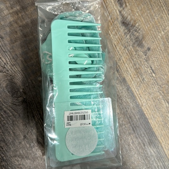 4 pc Conair scalp care set - Picture 6 of 6
